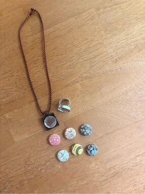Magnabilities Ring & Necklace w/ 6 Magnets